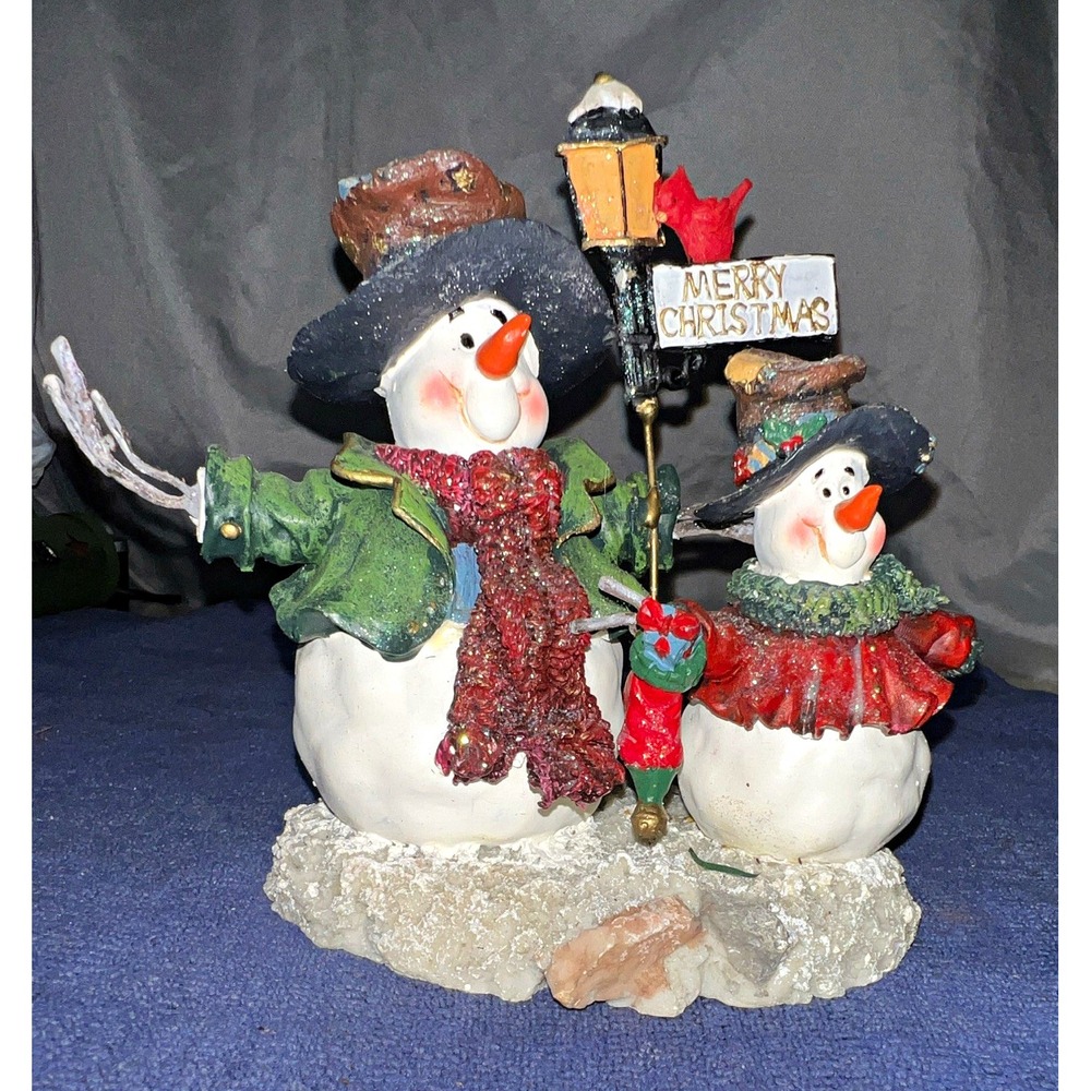 Snowman Couple Figurine w/ Lamp Post Merry Christmas Sign, Freestanding Decor